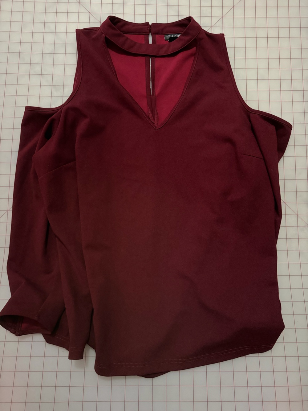 City Chic Burgundy Cold Shoulder Top Choker V Neck Keyhole Blouse Plus Size L/20